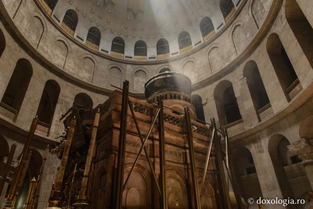 Ceremonia pogorârii Sfintei Lumini de la Sfântul Mormânt din Ierusalim ar putea fi anulată din cauza Coronavirusului