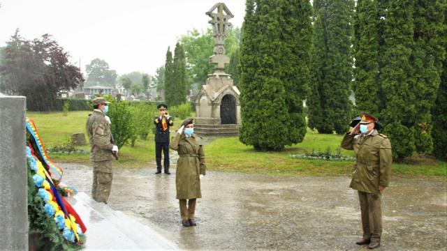 Ceremoniale dedicate eroilor neamului la Piatra Neamţ şi la Iaşi