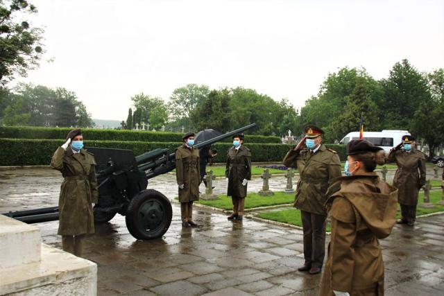 Ceremoniale dedicate eroilor neamului la Piatra Neamţ şi la Iaşi