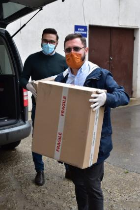 Aparatură medicală pentru Spitalul Județean Botoșani din partea Colegiului „Sfântul Nicolae” și a Fundației „Sfânta Parascheva” Chicago