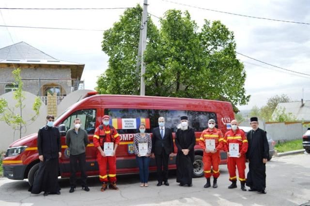 Echipă de medici, decorată de Preasfinţitul Antonie