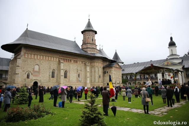 Înălțarea Domnului la Mănăstirea Neamț – IPS Teofan: „Taina Dumnezeieștii Liturghii este taina înălțării noastre la Cer”