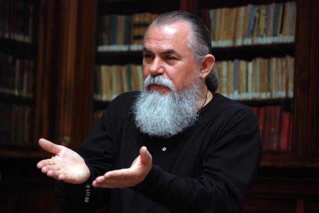 (Video) Scriitorul Cornel Constantin Ciomâzgă la „Ferestre către suflet”: „Nu există viaţă duhovnicească fără viaţă liturgică”