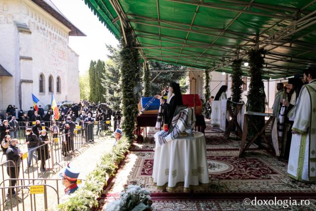 Slujba de înmormântare a Înaltpreasfințitului Părinte Pimen, Arhiepiscopul Sucevei și Rădăuților