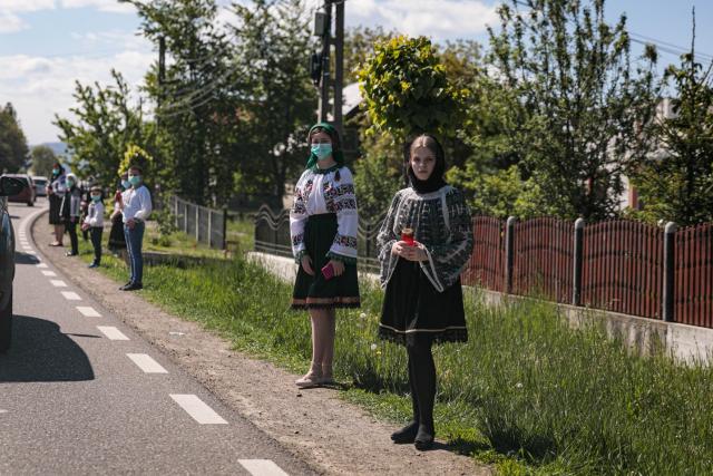 Ierarh înmormântat în vremea pandemiei. Cronică de la fața locului