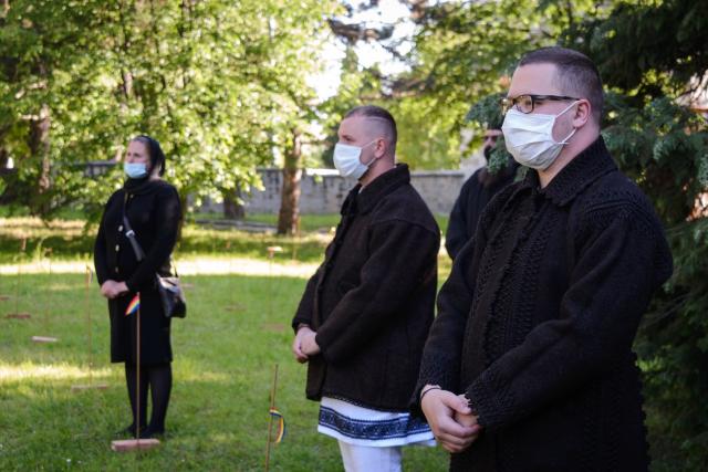 Ierarh înmormântat în vremea pandemiei. Cronică de la fața locului