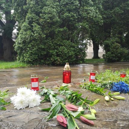 (Foto) Flori de rămas bun pentru Arhiepiscopul Sucevei şi Rădăuților