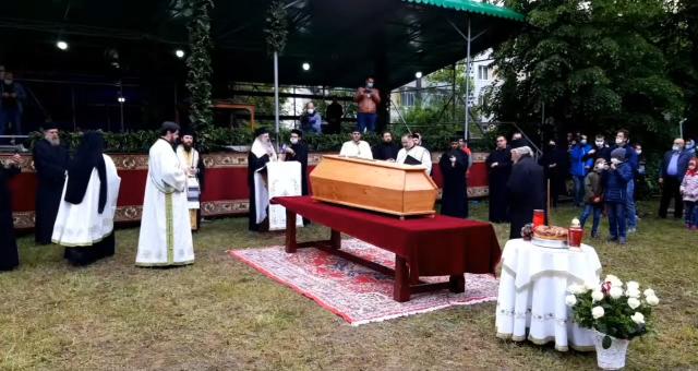 (Video) IPS Părinte Teofan: „Adresăm rugăciune stăruitoare, ca Dumnezeu să îl primească pe IPS Pimen în sălașurile drepților”