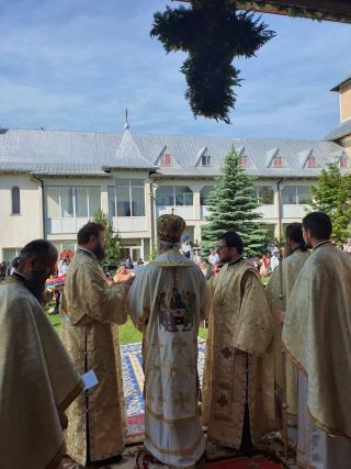 Mănăstirea „Sfânta Treime” Știubieni și-a celebrat hramul