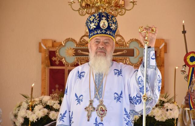 (Video) Mitropolitul Andrei: „Să îi imităm pe sfinți!” – Predică la Duminica I după Rusalii