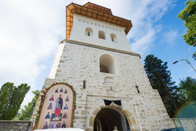 Trei ierarhi, prezenți la „hramul cel mare al Sucevei”