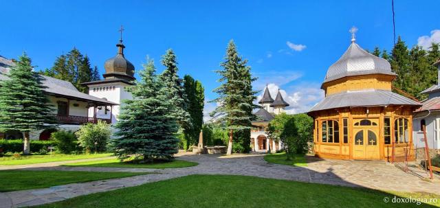 (Foto) Un petic de Rai – Mănăstirea Sihăstria
