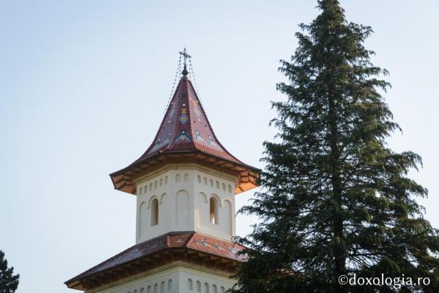 40 de zile fără IPS Arhiepiscop Pimen: Sfântă Liturghie arhierească și două slujbe de pomenire