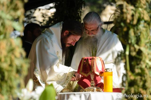 40 de zile fără IPS Arhiepiscop Pimen: Sfântă Liturghie arhierească și două slujbe de pomenire