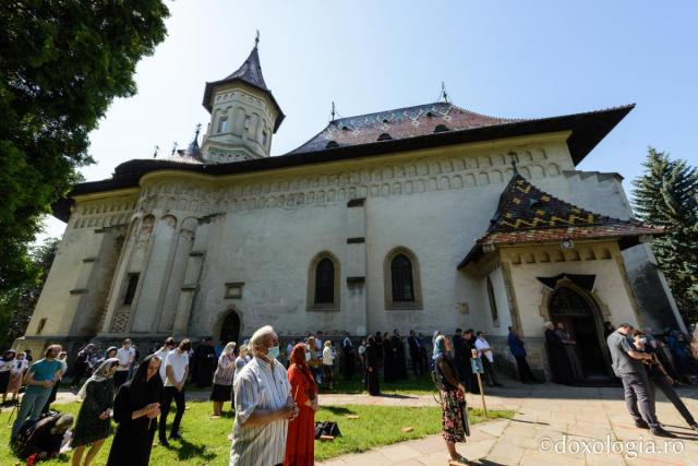 40 de zile fără IPS Arhiepiscop Pimen: Sfântă Liturghie arhierească și două slujbe de pomenire