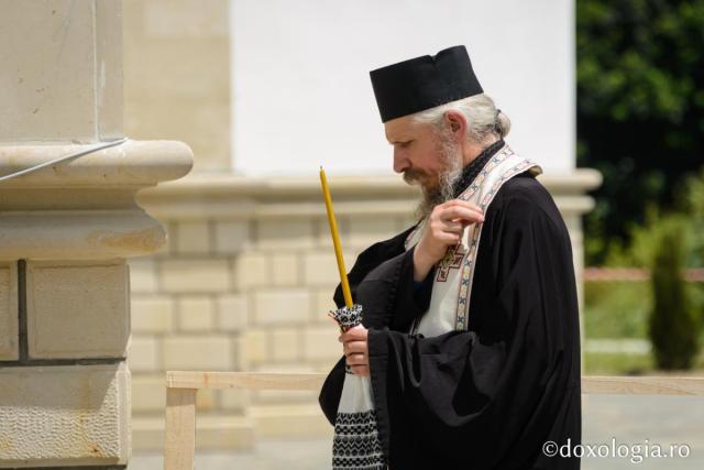 40 de zile fără IPS Arhiepiscop Pimen: Sfântă Liturghie arhierească și două slujbe de pomenire
