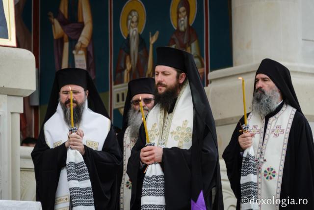 40 de zile fără IPS Arhiepiscop Pimen: Sfântă Liturghie arhierească și două slujbe de pomenire