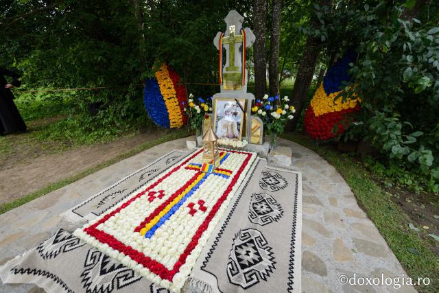 (Foto) 40 de zile fără IPS Părinte Pimen: Sfânta Liturghie și slujba Parastasului