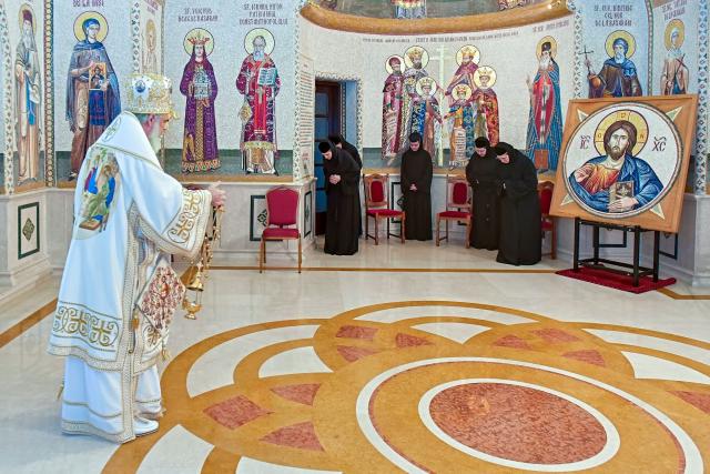 Părintele Patriarh Daniel: „Ne rugăm Sfinţilor Români să mijlocească pentru noi înaintea tronului Sfintei Treimi”