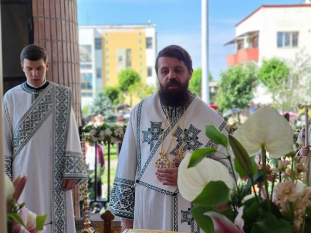 (Video) PS Benedict Bistrițeanul: „Sfânta Treime și familia creștină”