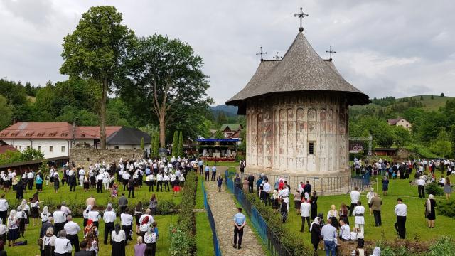 PS Părinte Damaschin, la resfințirea bisericii Mănăstirii Humor: „Răspuns bun de la Dumnezeu să primească toți ctitorii”