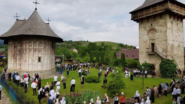 PS Părinte Damaschin, la resfințirea bisericii Mănăstirii Humor: „Răspuns bun de la Dumnezeu să primească toți ctitorii”