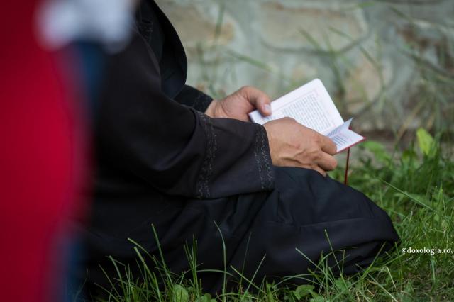 Rugăciunea nu judecă, ci ne aduce aminte de greşelile noastre