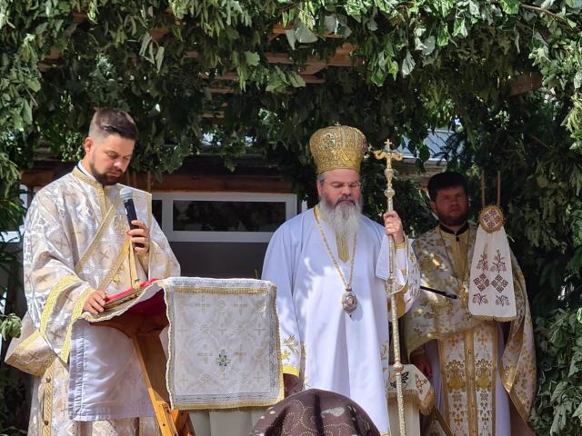 Liturghie arhierească la Mănăstirea Grăjdeni din judeţul Vaslui