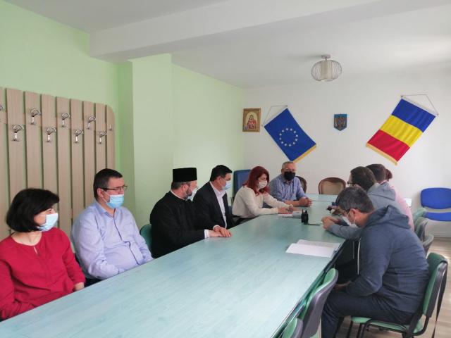 Un nou centru de zi pentru bătrâni la Săvinești. Primăria și Parohia „Sfinții Voievozi”, împreună pentru vârstnici