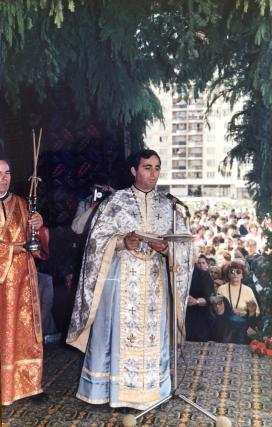 Trei decenii de la punerea pietrei de temelie a catedralei din Oneşti