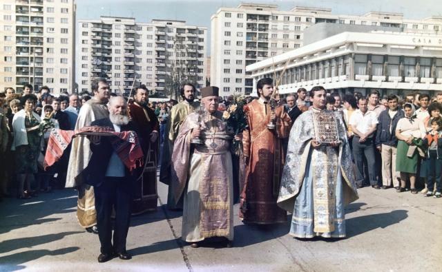 Trei decenii de la punerea pietrei de temelie a catedralei din Oneşti