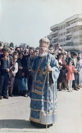 Trei decenii de la punerea pietrei de temelie a catedralei din Oneşti