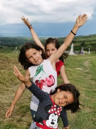 Donează o zi de vacanță unui copil din Curagău!