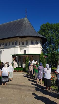 Trei ierarhi, la hramul Mănăstirii Bogdana din Rădăuți