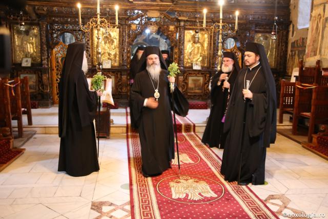 Suceava: Ierarhii care vor sluji în ziua întronizării noului Arhiepiscop au fost primiți la Mănăstirea „Sfântul Ioan cel Nou”
