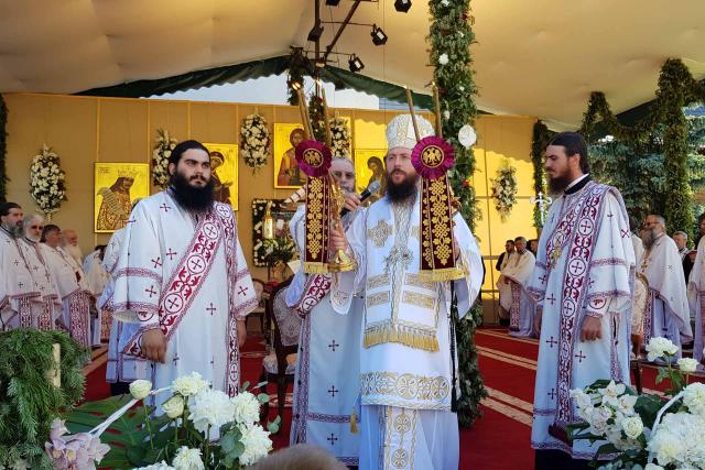 Hram la Mănăstirea Putna: „Glasul măritului Voievod Ștefan a fost auzit, ascultat, iubit, temut și urmat”