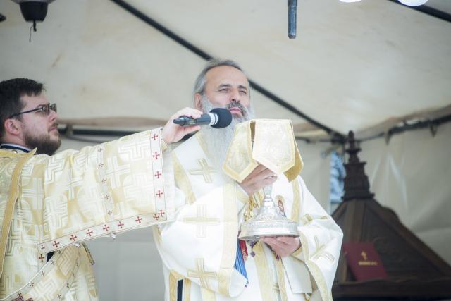 IPS Părinte Mitropolit Teofan: „Iubesc, așadar trăiesc cu adevărat!”