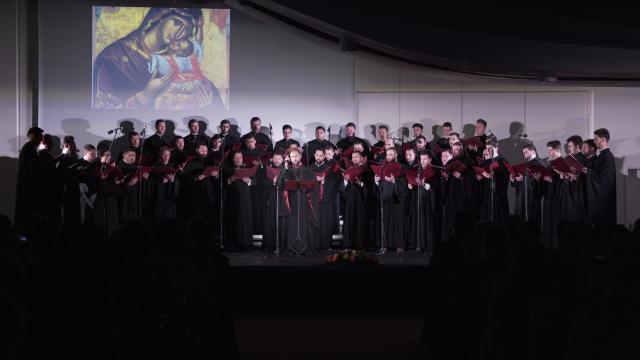(Video) Stihiri la Doamne strigat-am la Praznicul Adormirii Maicii Domnului – Corul Tronos