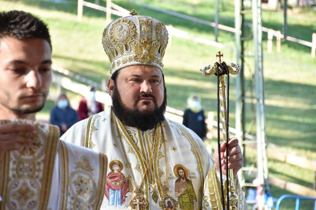 PS Petroniu, către pelerinii de la Nicula: „Să arătăm familiei că suntem mai buni după ce ne întoarcem de la mănăstire”