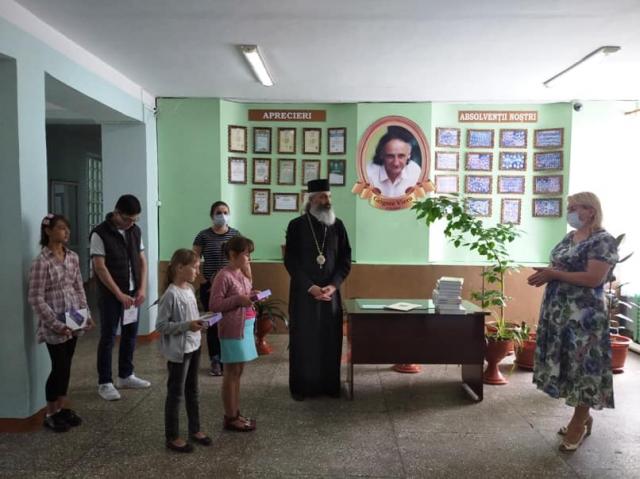 Tablete pentru copiii din Episcopia de Bălţi
