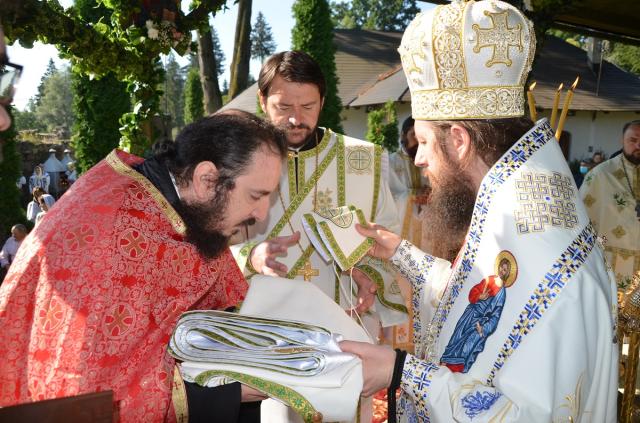 PS Părinte Damaschin a slujit la hramul Mănăstirii Humor