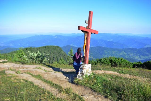 Muntele Ceahlău în zi de sărbătoare: Praznicul Schimbării la Față a Domnului Hristos la mănăstirea situată la cota 1800