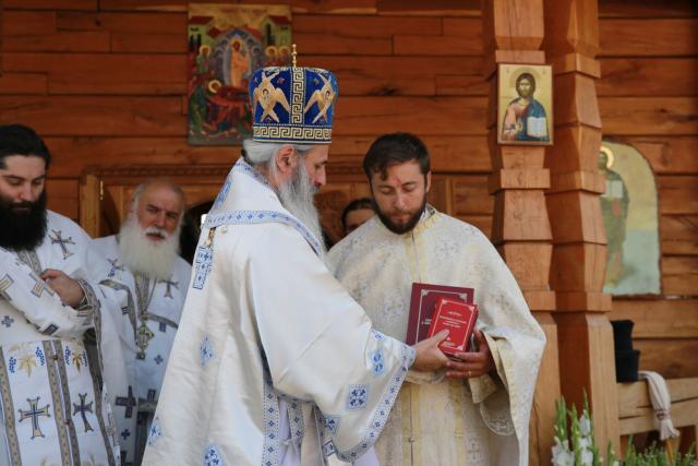 Slujire arhierească la Mănăstirea Cozancea: „Maica Domnului este cinstită ca o prezență permanentă”