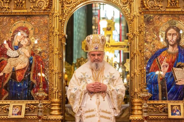 Părintele Patriarh Daniel: „Maica Domnului este icoana vie a Bisericii aflată în rugăciune, care mijloceşte pentru noi”