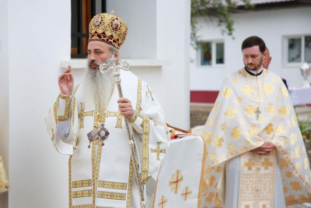Biserica Parohiei Pocreaca, veche de peste 160 de ani, a fost resfințită