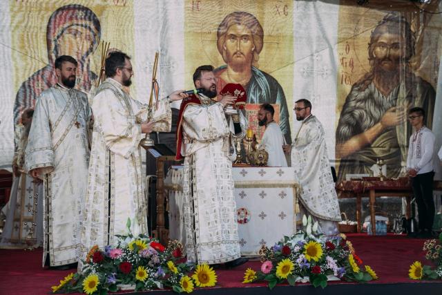 Un nou centru parohial la Rădeni-Neamț: „Dumnezeu nu îl lasă pe omul care se afundă în întunericul vieții”