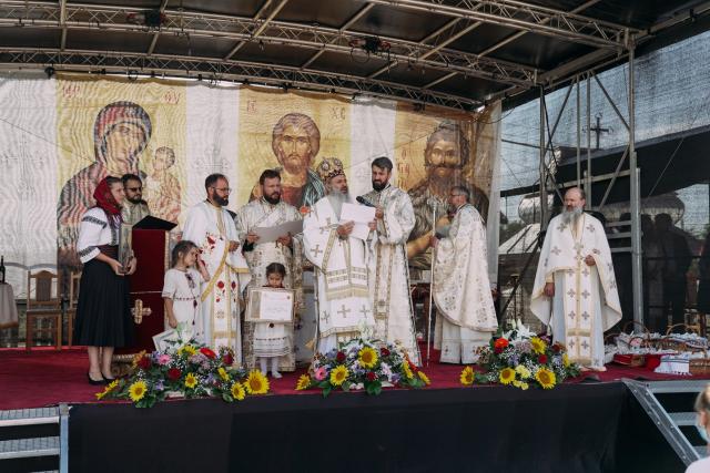 Un nou centru parohial la Rădeni-Neamț: „Dumnezeu nu îl lasă pe omul care se afundă în întunericul vieții”