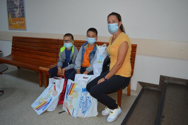 ,,Început de an şcolar cu hăinuțe și ghiozdan!” – Campanie umanitară desfășurată în Arhiepiscopia Iașilor