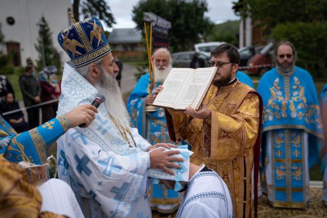 Hram la Vorona: „Faptele noastre pot să-L nască pe Hristos în inimile oamenilor sau pot să-L alunge”