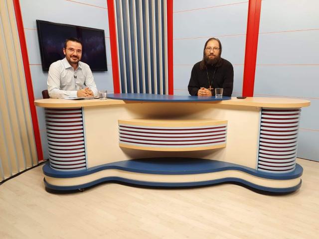 (Video) Părintele Dan Damaschin la „Ferestre către suflet“: „Reuşitele ulterioare ale copiilor sprijiniţi de noi umplu lumea de bunătate“